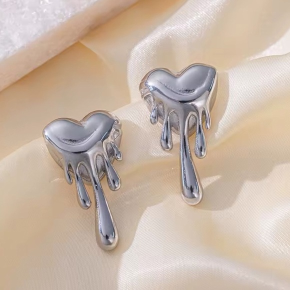 Anthropologie Jewelry - Meltdown Artistic Silver Heart Drip Earrings